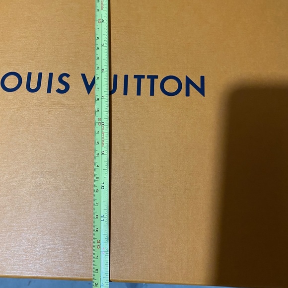 Louis Vuitton Large Gift Box #1 - Picture 5 of 6